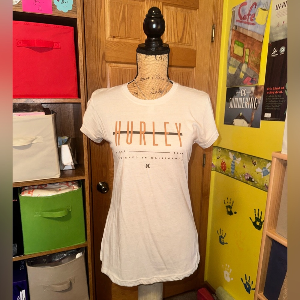 HURLEY CREAM TEE